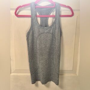 P108. Lululemon Swiftly Tech Racerback 
Size 2
Heathered Slate